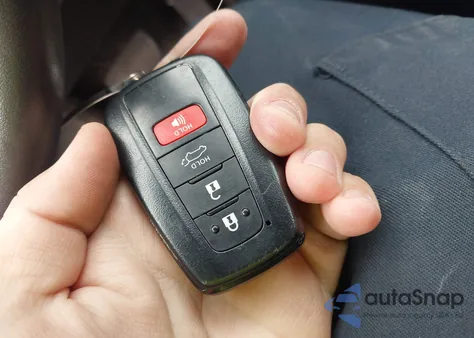 2021 Toyota Rav4 Hybrid Limited z USA, uszkodzony, nr VIN 4T3D6RFVXMU041924